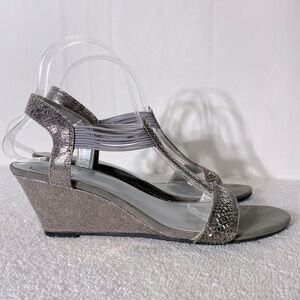 Vintage New York Transit Silver Sparkly T Strap Sandals Wedges 8.5